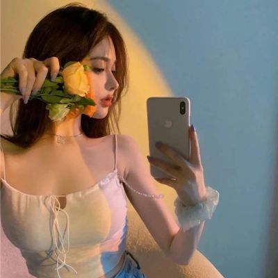 2023很好看手捧鲜花的美女头像合集(18张)