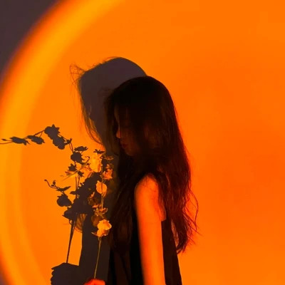 高清氛围感的女生微信头像图片(18张)