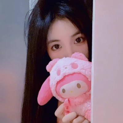 高清氛围感的女生微信头像图片(18张)