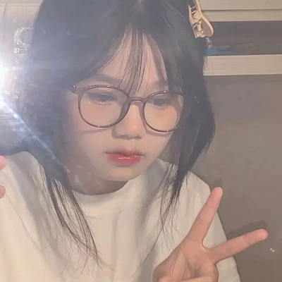 女生高质量精美惊艳头像(优选24张)