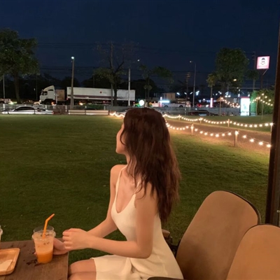 女生高质量精美惊艳头像(优选24张)