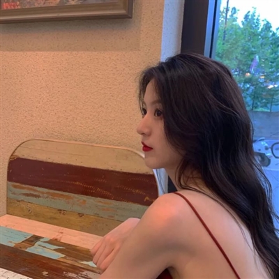 女生高质量精美惊艳头像(优选24张)