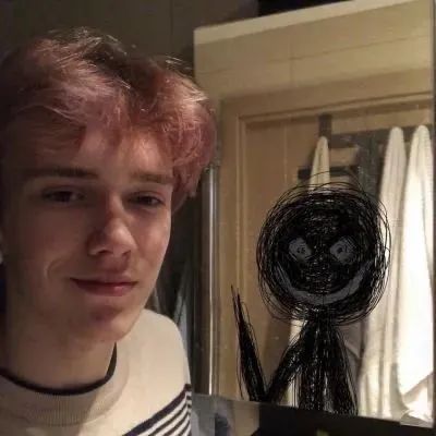 高级感十足的头像男(共18张)