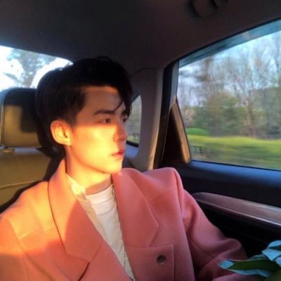 全网最火的头像男生版(精选18张)