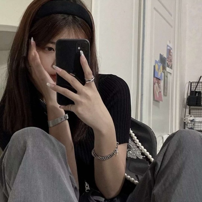 小姐姐微信头像霸气(精选18张)