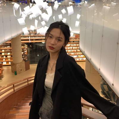 小姐姐微信头像霸气(精选18张)