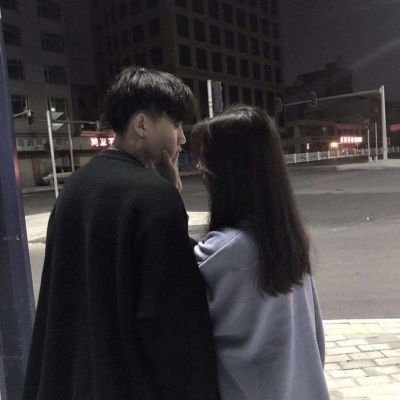 甜蜜情侣头像一对一人一个(共18张)