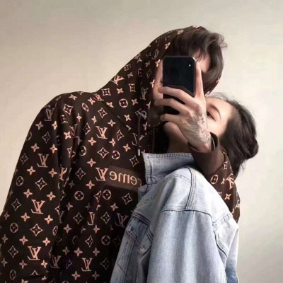 超级幸福甜蜜的双人情侣头像一对(优选18张)