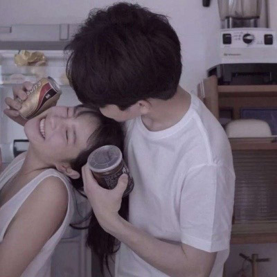 情侣恩爱甜蜜头像双人(精选18张)