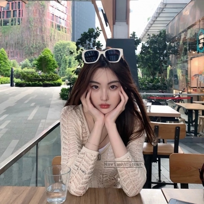 成熟且有深度的头像女生(精选18张)