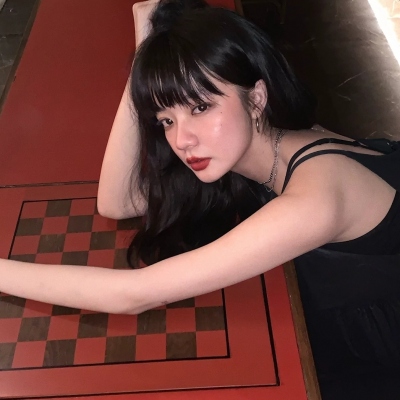 成熟且有深度的头像女生(精选18张)