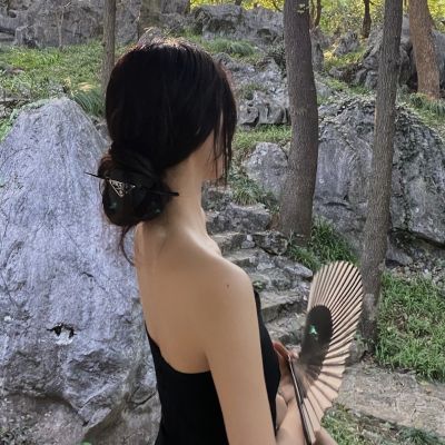 冷清氛围感女头真人小众(共18张)