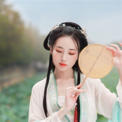 古典气质美女微信头像(精选28张)