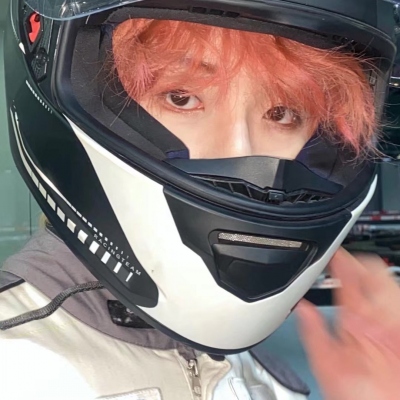 2023年小红书超火头像男(16张)