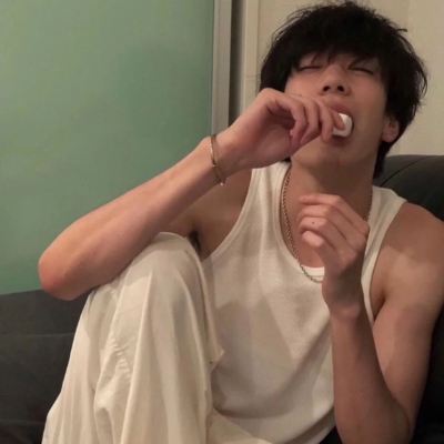 2023年小红书超火头像男(16张)