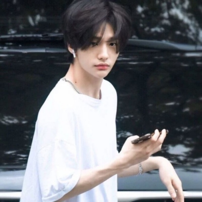 2023年小红书超火头像男(16张)