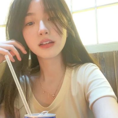 独一无二小清新女生头像真人(共20张)