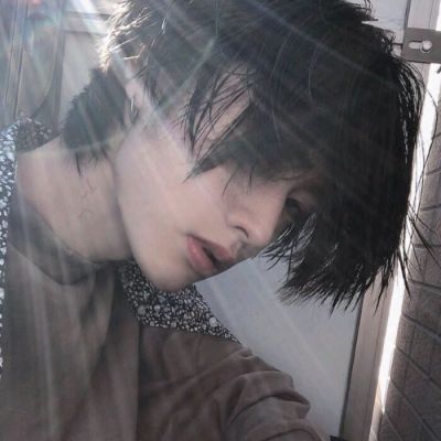 帅气有气质的男生头像(共18张)