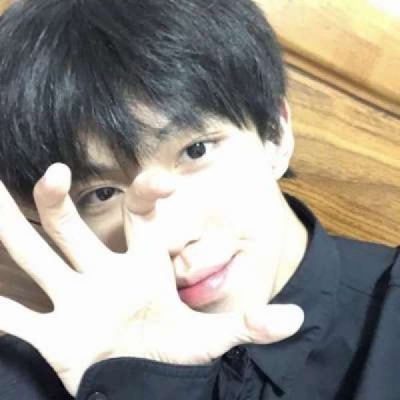 很丧很抑郁的男头像真人(精选18张)