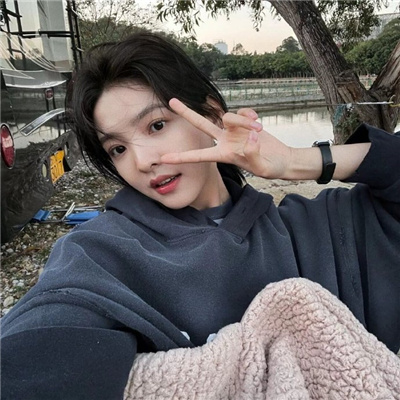 真人女头超仙超治愈(共20张)