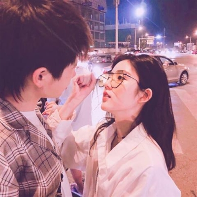 甜蜜情侣头像一左一右霸气(共18张)