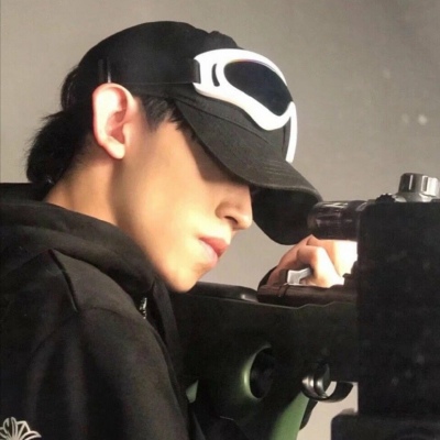 2023最好看的微信头像男生(18张)