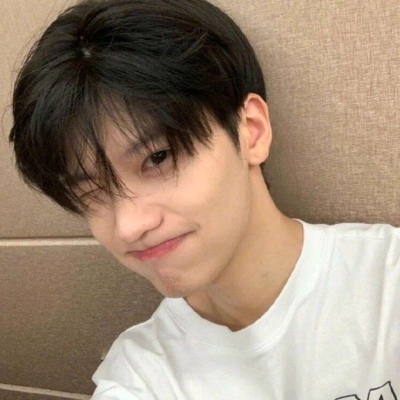 帅到炸裂的氛围感男生好看头像(共18张)