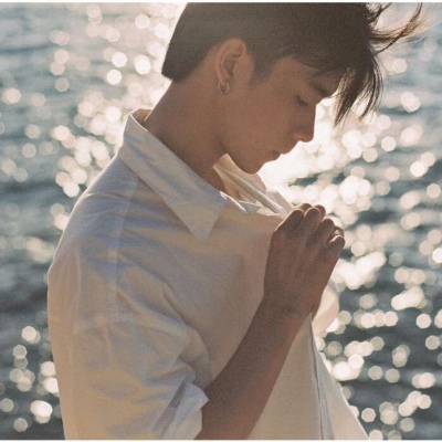 帅到炸裂的氛围感男生好看头像(共18张)