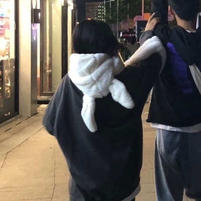 最新潮流个性情侣头像一对两张(18张)