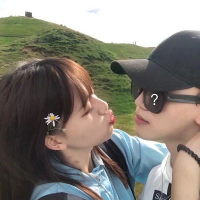 最新潮流个性情侣头像一对两张(18张)