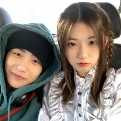 最新潮流个性情侣头像一对两张(18张)