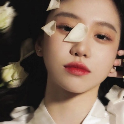 个性潮流精选好看女生头像(优选24张)