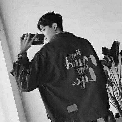 黑白系列超拽男生头像(优选13张)