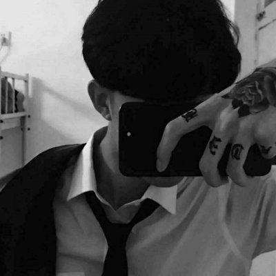 黑白系列超拽男生头像(优选13张)