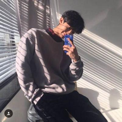 干净唯美的气质帅哥头像图片(共18张)