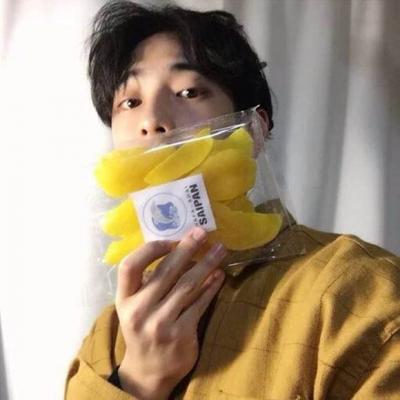 干净唯美的气质帅哥头像图片(共18张)