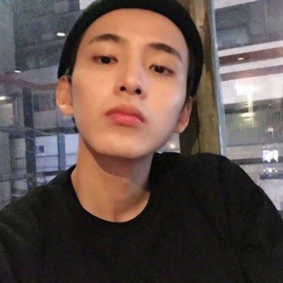 干净唯美的气质帅哥头像图片(共18张)