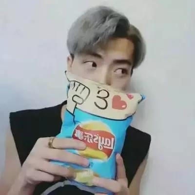 00后非主流个性情侣头像一对两张(精选16张)