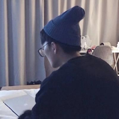 00后非主流个性情侣头像一对两张(精选16张)