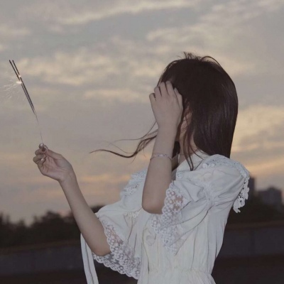 2023意境美女QQ头像(精选16张)