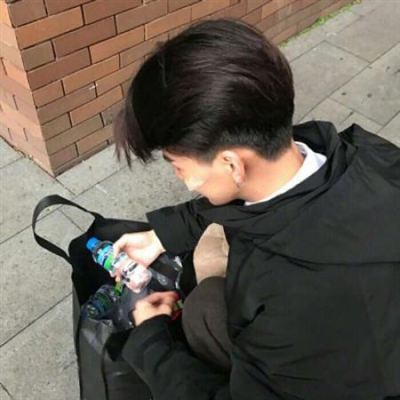 很帅的男生头像(共22张)