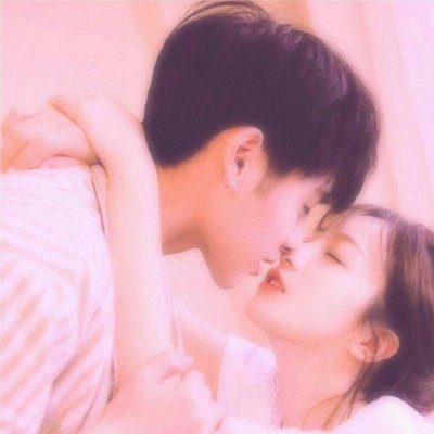 情侣拥抱在一起超级甜的头像图片大全(优选20张)