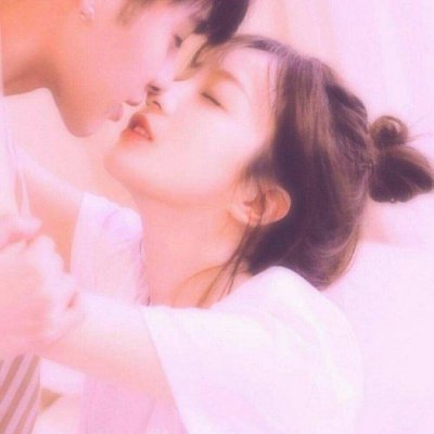 情侣拥抱在一起超级甜的头像图片大全(优选20张)