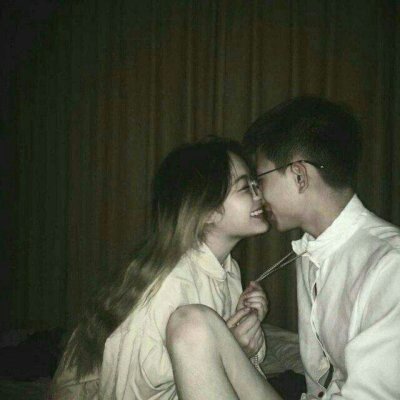 情侣拥抱在一起超级甜的头像图片大全(优选20张)