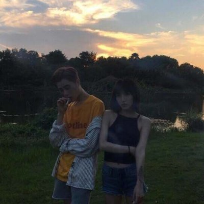 拥抱在一起的情侣头像图片(精选18张)