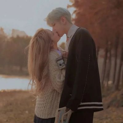 互相拥抱的情侣头像一男一女(优选18张)