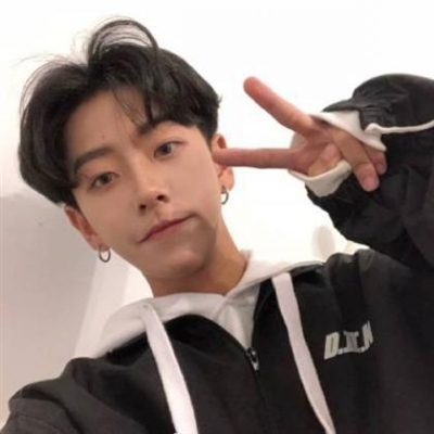 帅气清新的男生头像图片(精选18张)