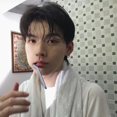 帅气清新的男生头像(精选20张)