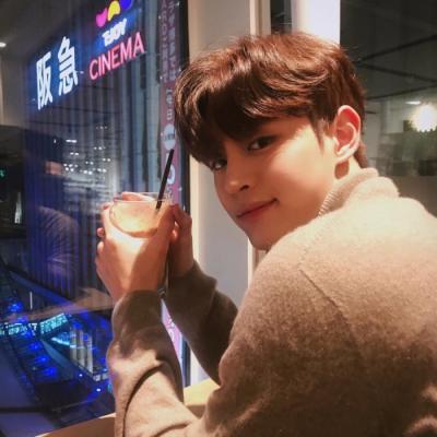 清新好看帅气的男生头像图片(20张)