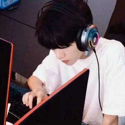 适合永久做男生头像的图片大全(18张)